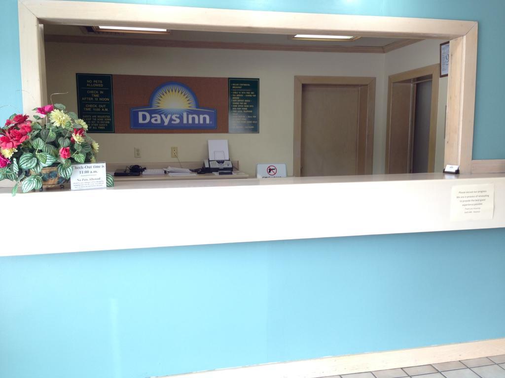 Days Inn By Wyndham Florence Downtown Экстерьер фото