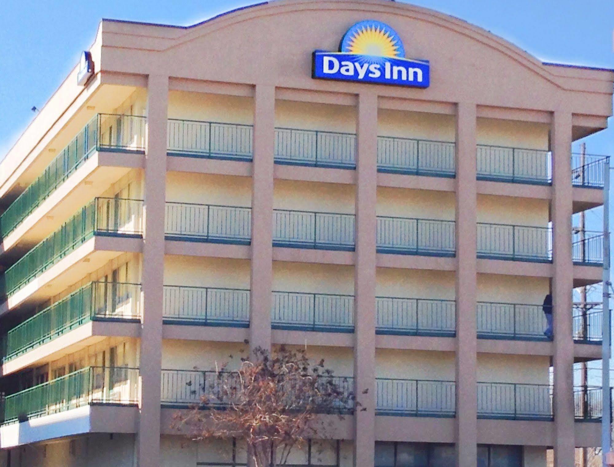 Days Inn By Wyndham Florence Downtown Экстерьер фото