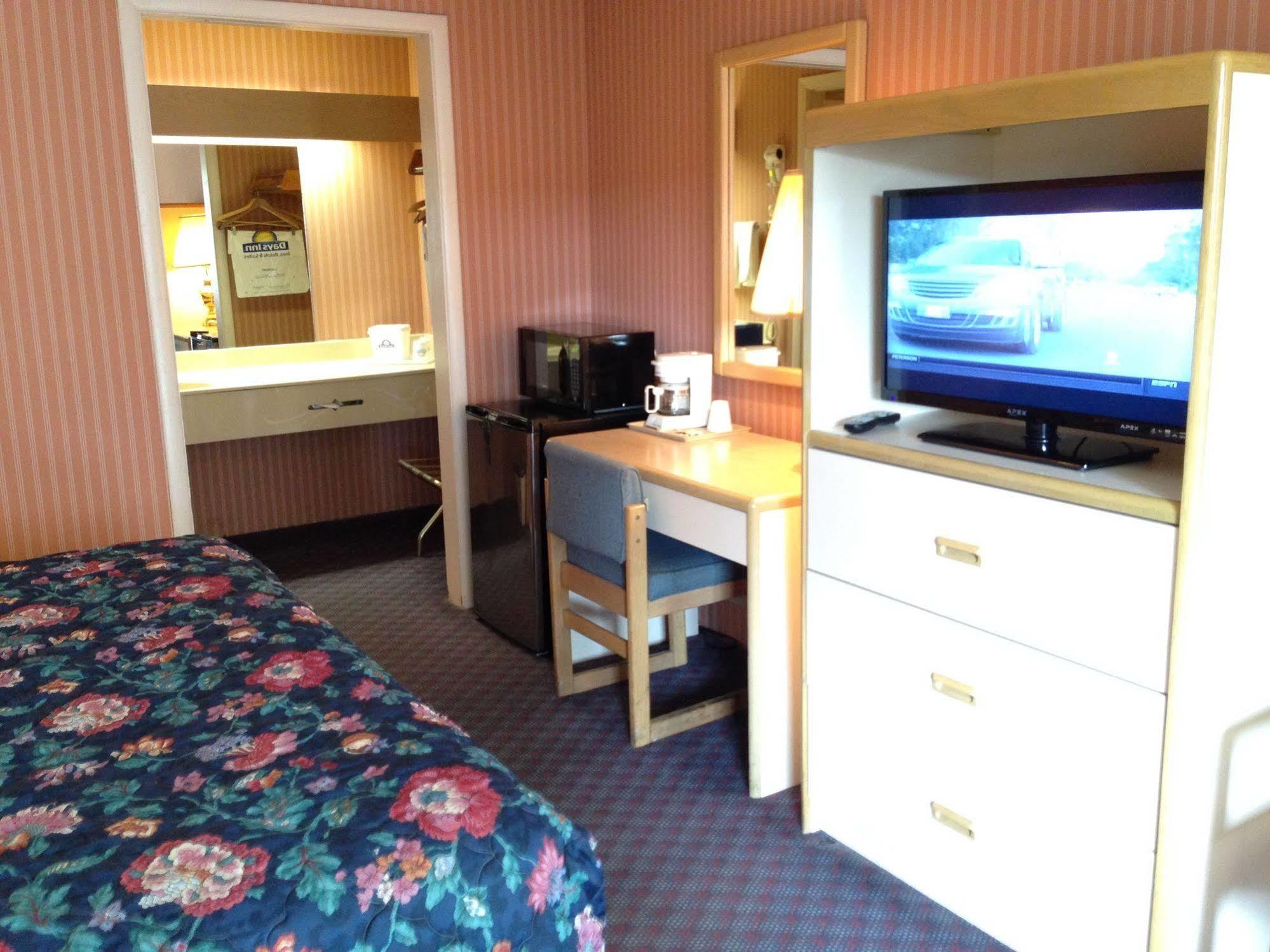 Days Inn By Wyndham Florence Downtown Экстерьер фото