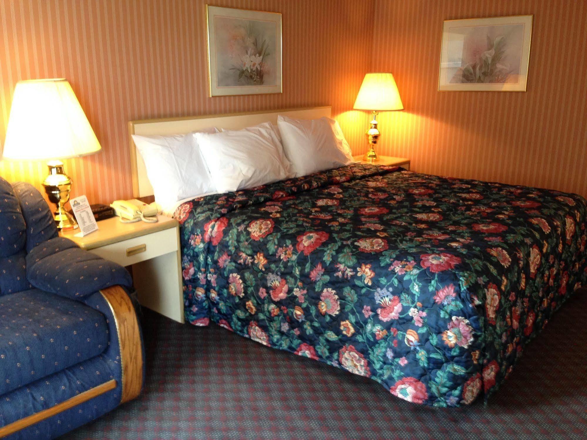 Days Inn By Wyndham Florence Downtown Экстерьер фото