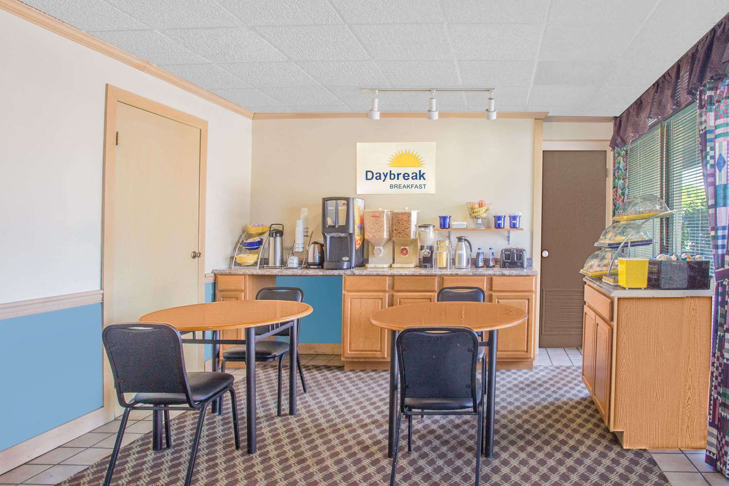 Days Inn By Wyndham Florence Downtown Экстерьер фото
